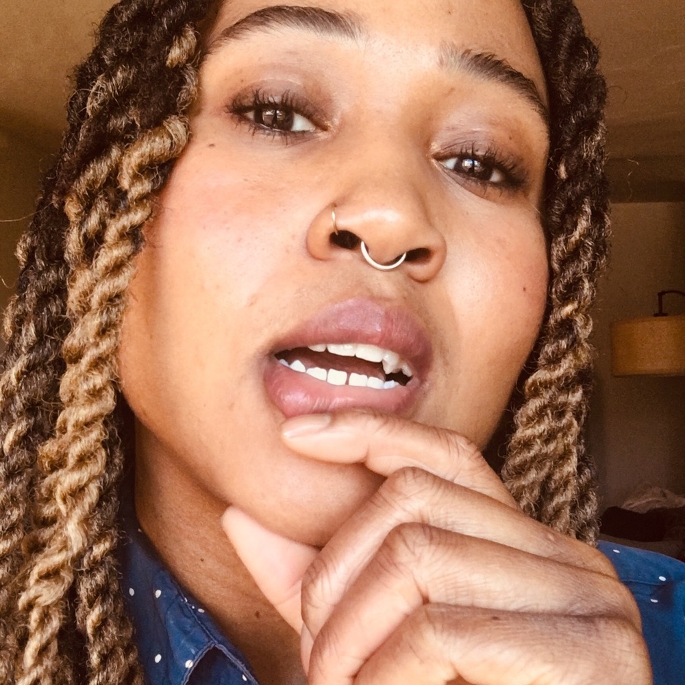 Meet your Posher, Tia